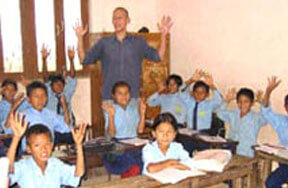 volunteers in Nepal Teaching