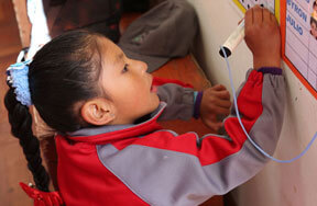 volunteers in Peru Teaching