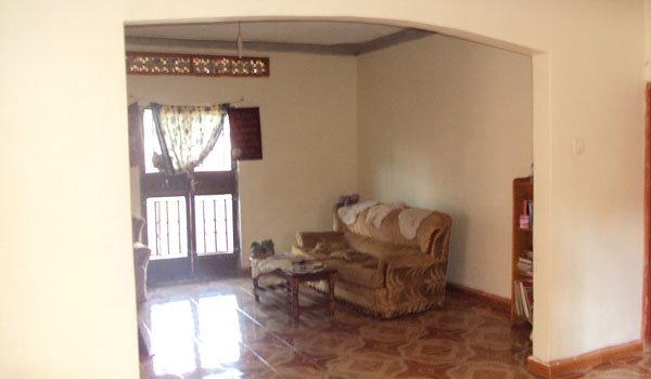 volunteer setting room in uganda